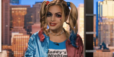 Jadi Harley Quinn, Penyiar Berita Ini Dipecat thumbnail